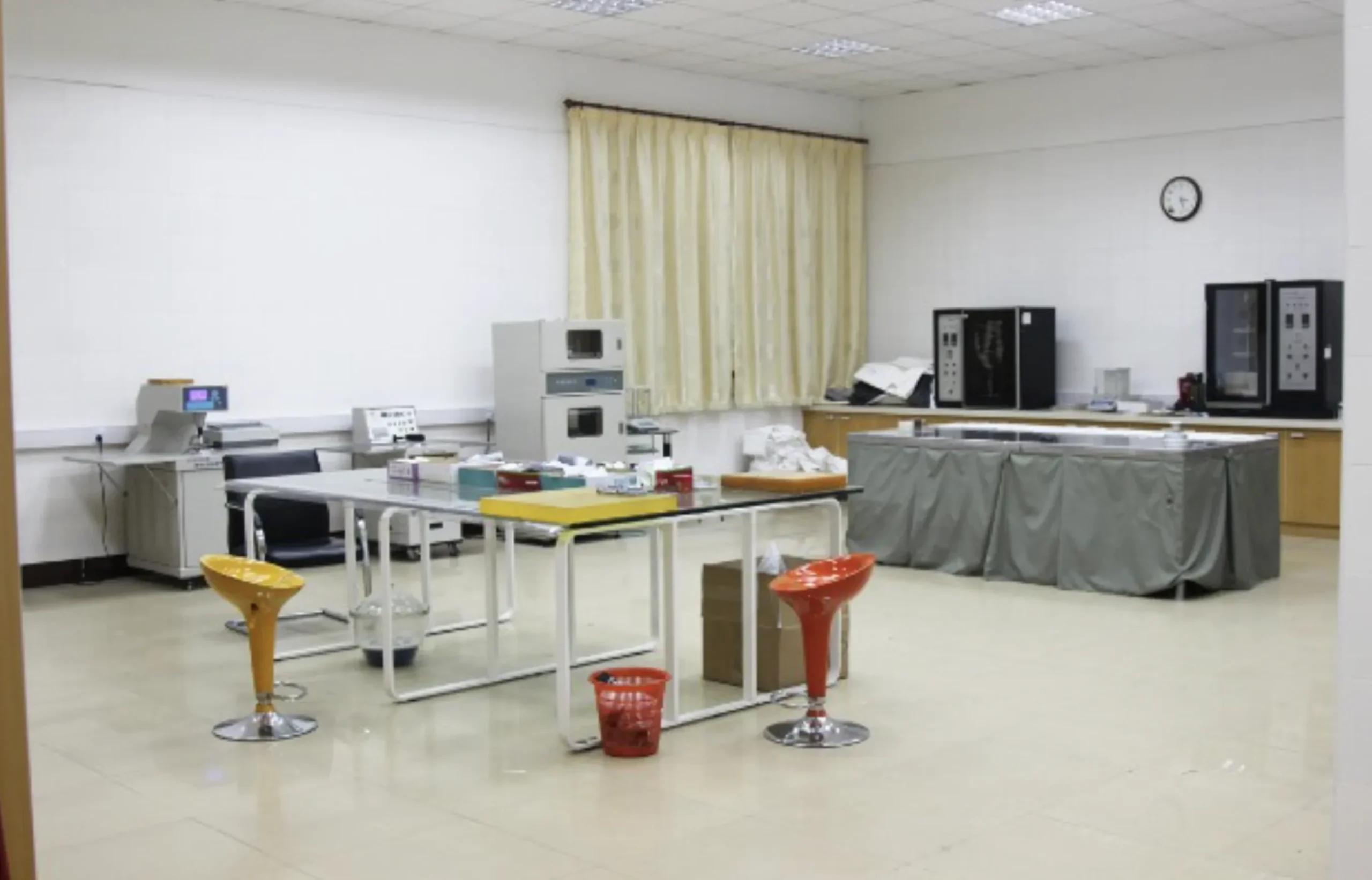 Some laboratory Scenes2